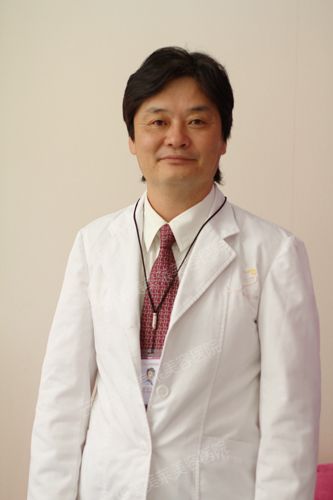 郑仁善教授坐诊华美  不出国门享受韩式眼部整形