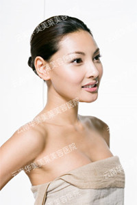面部大咬肌 只能依靠瘦脸针